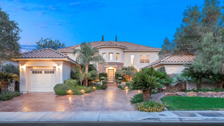 2990 Hammerwood Drive Stephanie Napoli The Napoli Group, BHHS Nevada Properties