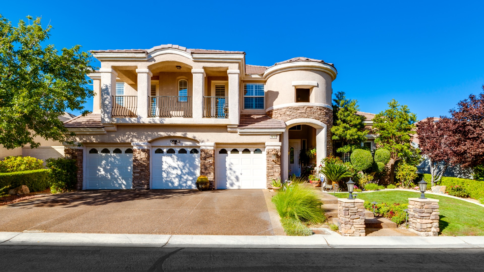 9424 Queen Charlotte Dr. Stephanie Napoli The Napoli Group, BHHS Nevada Properties